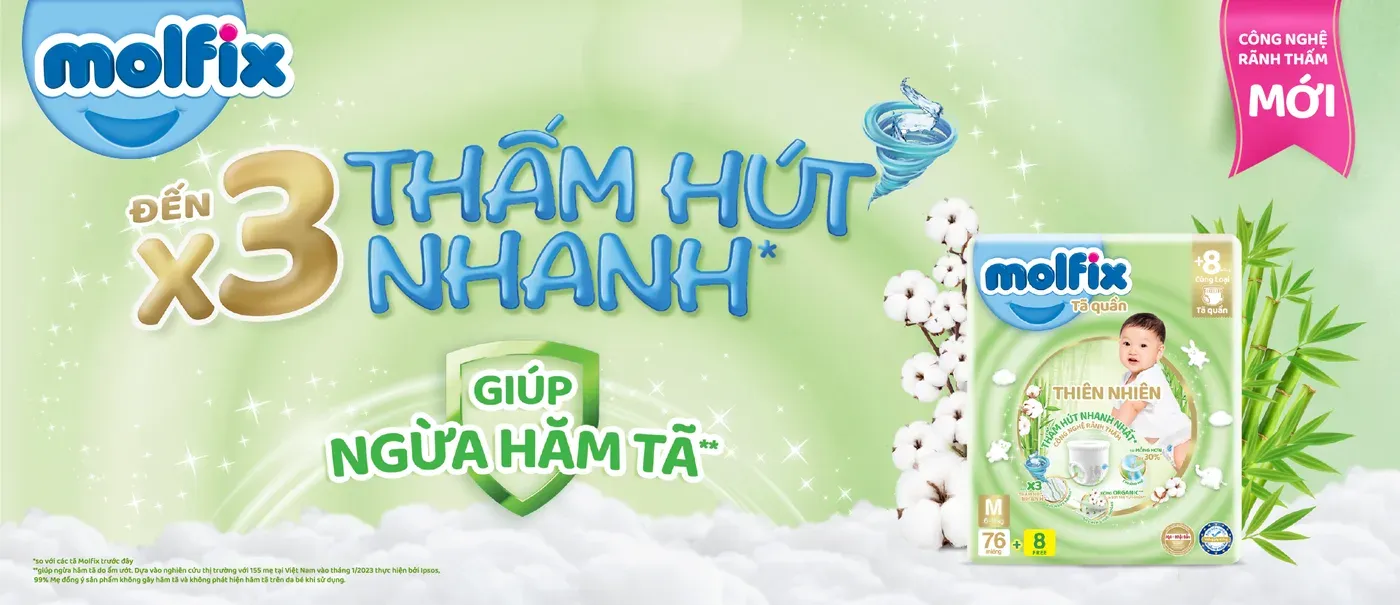 Ảnh quảng cáo Molfix nền xanh lá với chữ lớn Đến x3 thấm hút nhanh, giúp ngừa hăm tã và bịch tã quần Thiên nhiên size M
